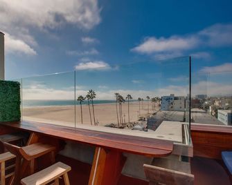 Venice V Hotel - Los Angeles - Balkon