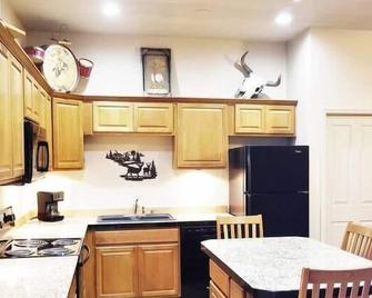 Heart of Joseph. Very Private and Cozy. - Joseph - Kitchen
