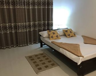 Aiden Court - Negombo - Schlafzimmer
