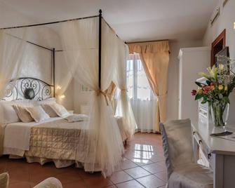 Hotel Casolare Le Terre Rosse - San Gimignano - Slaapkamer