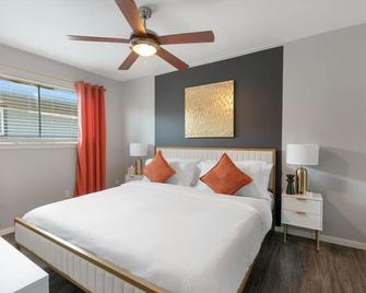 Mins 2 Downtown - King Bed - Private Stays - Austin