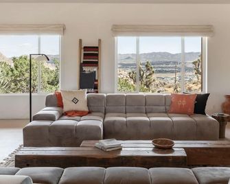 Posada Calma By Fieldtrip Spa Boulder Views - Yucca Valley - Living room