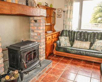 Gapple Cottage - Carrowkeel - Living room