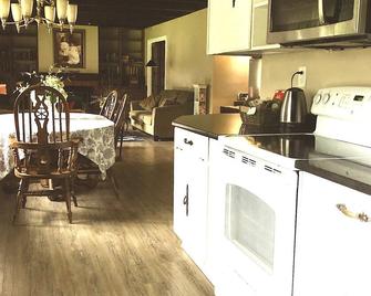 Twin Peaks - Great Location! Walk To Mendenhall Glacier - Discounts On Tours! - Juneau - Kitchen