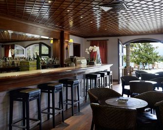 Mitsis Galini - קאמנה וורלה - בר