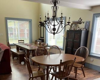 Barlow Manor ~ Perfect Reunion Home - Nauvoo - Dining room