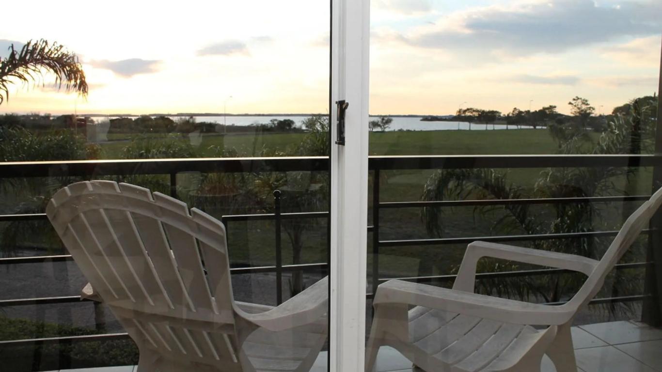 Brisas del Lago Apart y Hotel