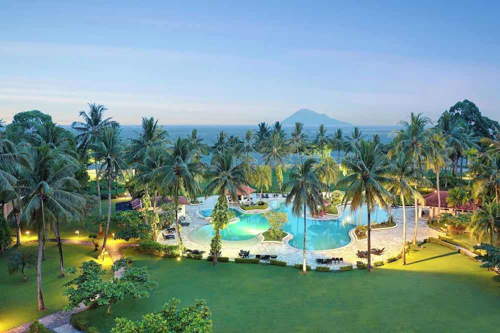 Manado Tateli Resort and Convention - מאנאדו - בריכה