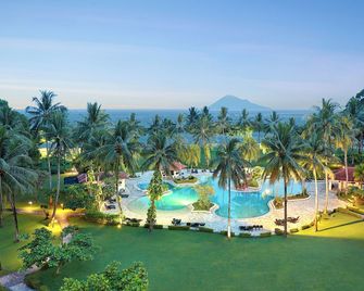 Manado Tateli Resort and Convention - מאנאדו - בריכה
