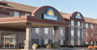 Days Inn & Suites by Wyndham Thunder Bay - Thunder Bay