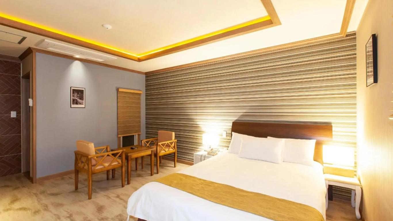 Sahara Hotel