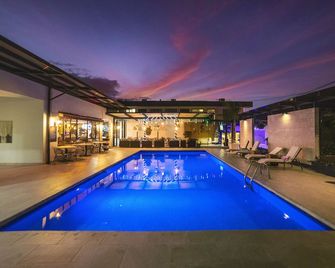 KC Hotel San José - San José - Piscina