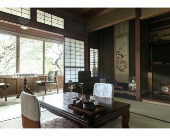 Sumiyoshi Ryokan - Takayama - Bedroom