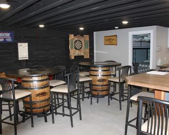 Big Group Barndominium- minutes from beautiful Lake Superior shoreline! - Grand Marais - Restaurante