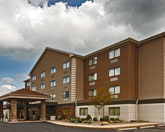 Comfort Inn and Suites Copley Akron - Copley - Gebouw