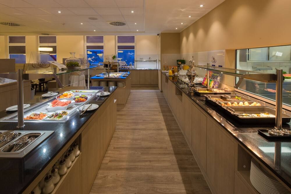 Maximilian Hotel & Apartments Weil am Rhein / Basel - Weil-am-Rhein - Buffet