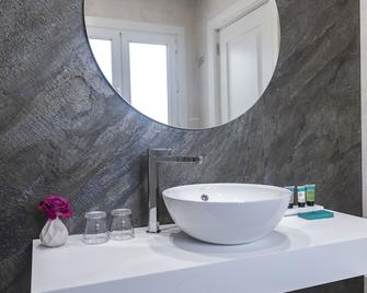 Hotel Serrano by Silken - Madrid - Bathroom