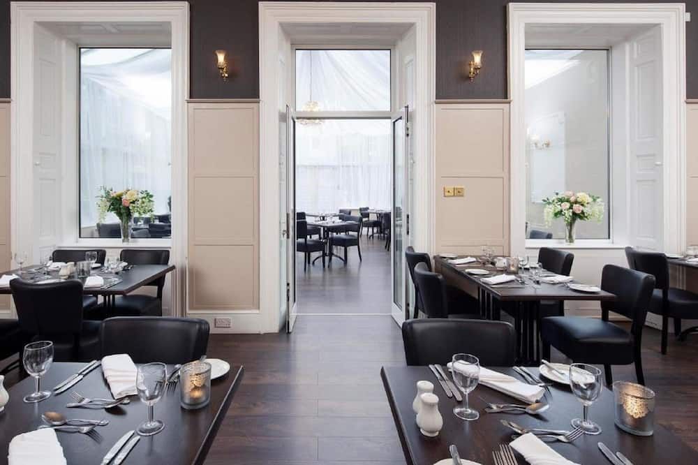 إلفورديلي - بليموث - مطعم