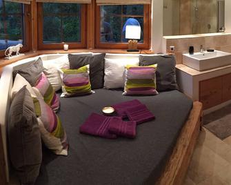 Beautiful, Spacious Villa With A Wonderful Mountain View - Oberndorf in Tirol - Спальня