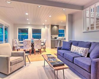 Highlands Home with Fireplace, Views, and Trails! - Highlands - Living room