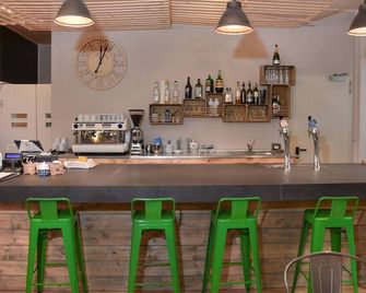 سنترال هوستل بي جي - برغامو - بار