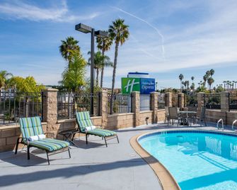 Holiday Inn Express San Diego South-National City By IHG - National City - Басейн