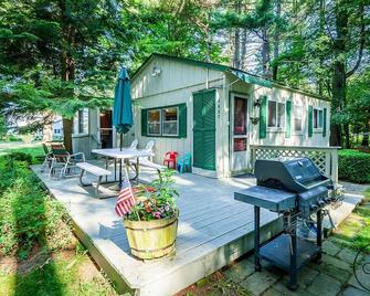 Charming Lake Michigan Cottage - Montague - Patio