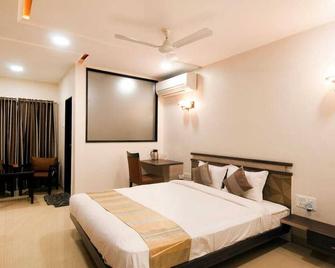 Hotel The Sudesh - Райпур - Спальня