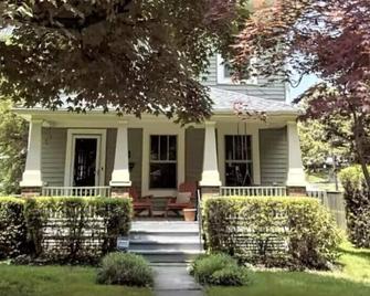 Private Apt 1 Bedroom Hi-Speed Internet, DC Metro. - Silver Spring - Building