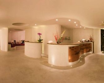 Duparc Hotel - Gabicce Mare - Receptionist