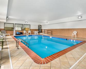 Spark by Hilton Shepherdsville Louisville South - Shepherdsville - Pool