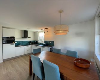 Chalet in Friesland near Large Lakes - Sint Nicolaasga - Kitchen