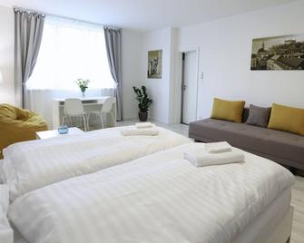 City Center Best Place Apartments - Bratislava - Bedroom