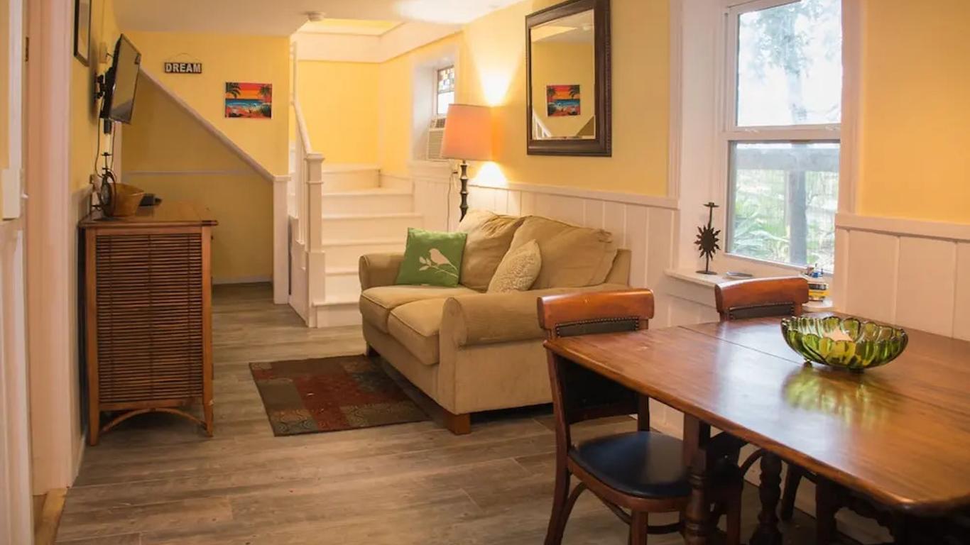 Riverside Inn and Cottages