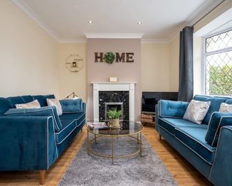 Summerfield House - Elegant house with garden near NEC, JLR, Solihull - Solihull - Living room