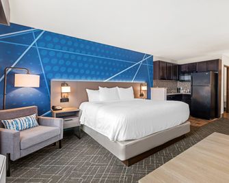 Comfort Inn & Suites Ludington near US-10 - Ludington - Slaapkamer