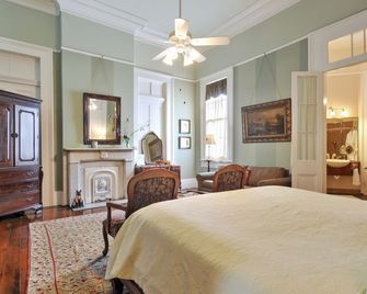 Ashton's Bed and Breakfast - New Orleans