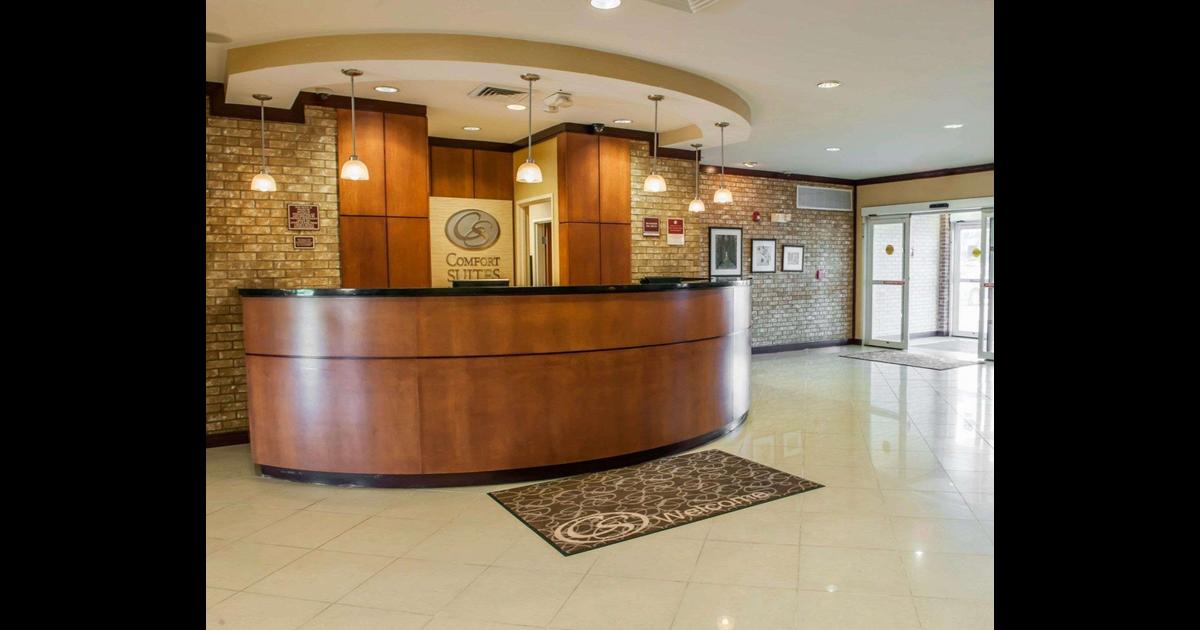 Comfort Suites Southport in Indianapolis, the United States from 73