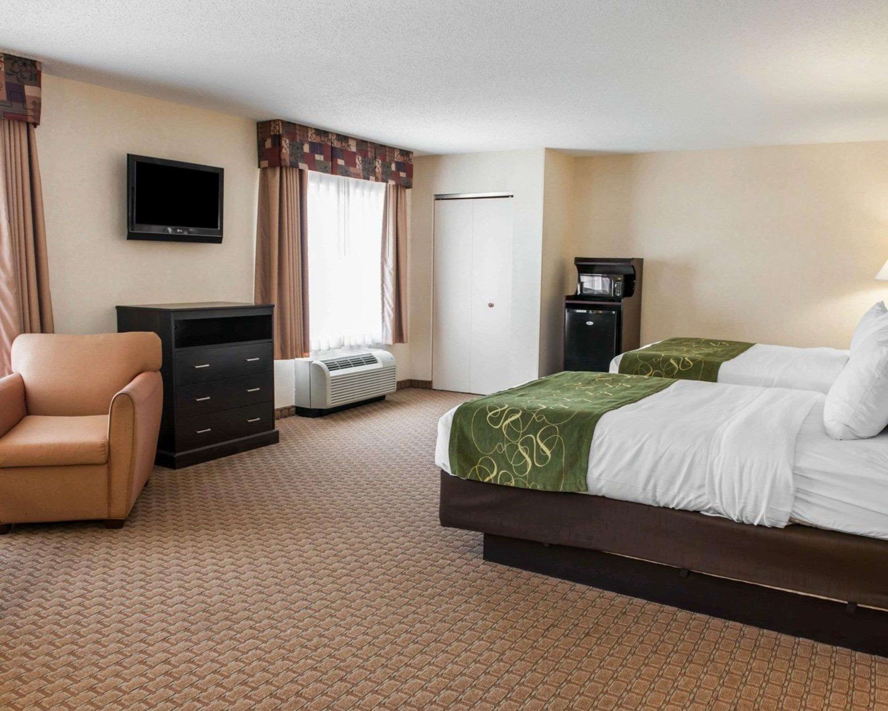 Comfort Suites Southport 89 2 0 4 Indianapolis Hotel Deals