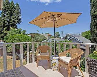 Old Towne Orange, Chapman University, Disneyland and the Convention Center - Orange - Balcony