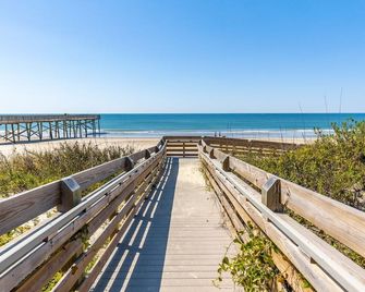 Almost Phamily! - 2 bedroom cottage in Atlantic Beach - Atlantic Beach - Beach