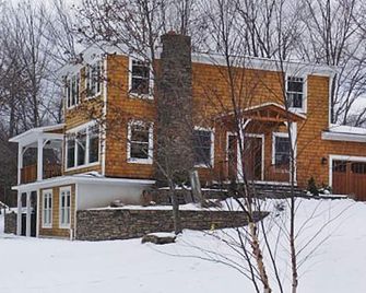 Breathtaking views on Private Estate with Heated 50 foot Salt Water Pool - Fleischmanns - Edificio