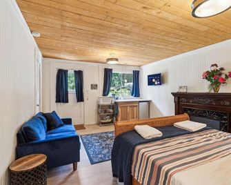 Guest Cottage With Lake Access Row Boat - Shelton - Bedroom