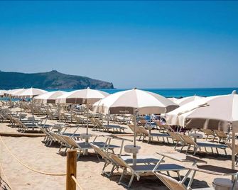 Hotel Le Tre Caravelle - Palinuro - Strand