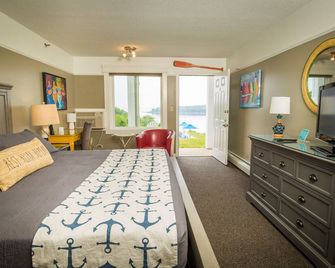 Strawberry Hill Seaside Inn - Rockport