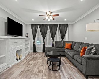 Beautiful Bollywood 3 Bed Gem near Loyola University/Rogers Park/Lake Michigan - Chicago - Wohnzimmer