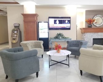 Merit Hotel & Suites - Fort McMurray - Reception
