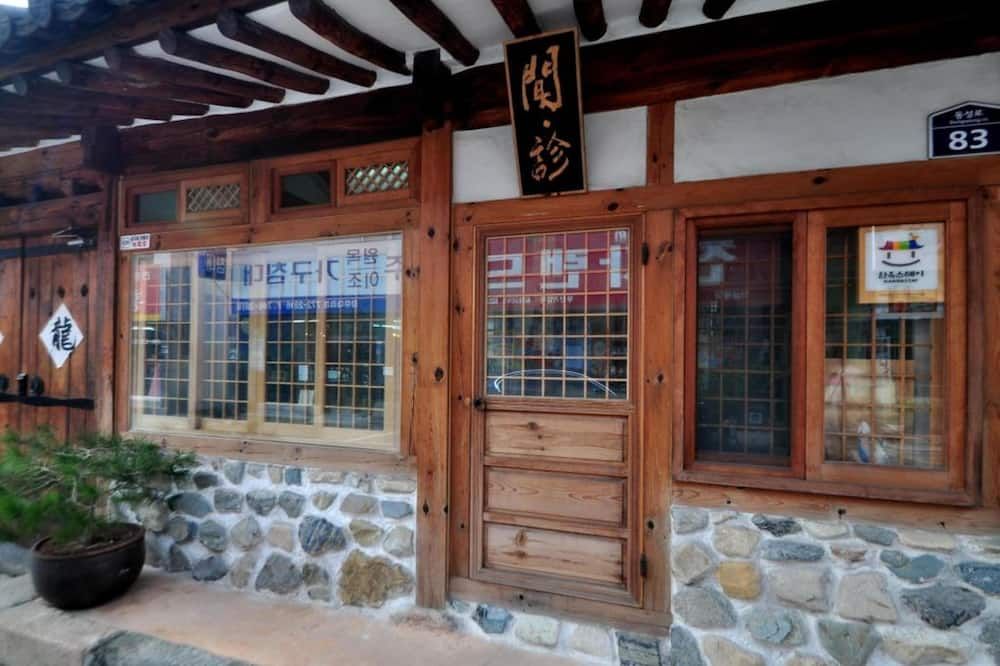 Outdoors view view of Gallery Jin Hanok Guesthouse