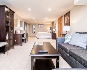 Newly Renovated Suite, A Rural Gem Near The Beach And Next To The Kvr - Penticton - Bedroom