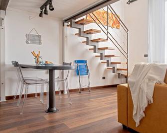 Sea Breeze Loft by Pleiades Home - Livorno - Dining room